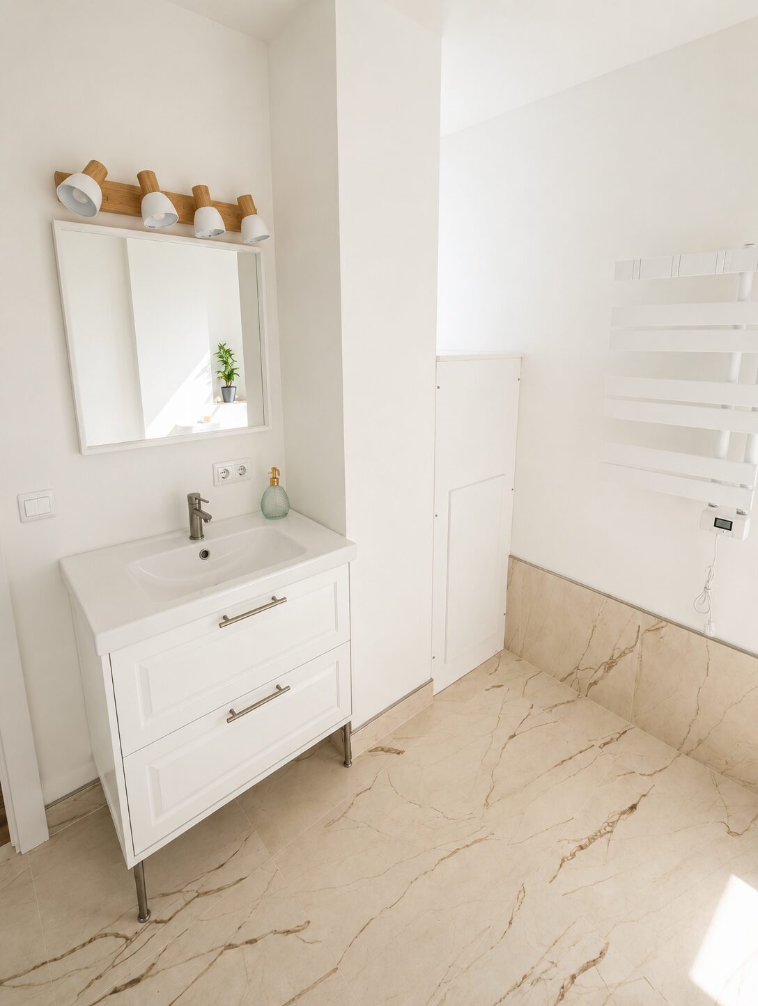 Coastal Retreat Master Bath Sink
