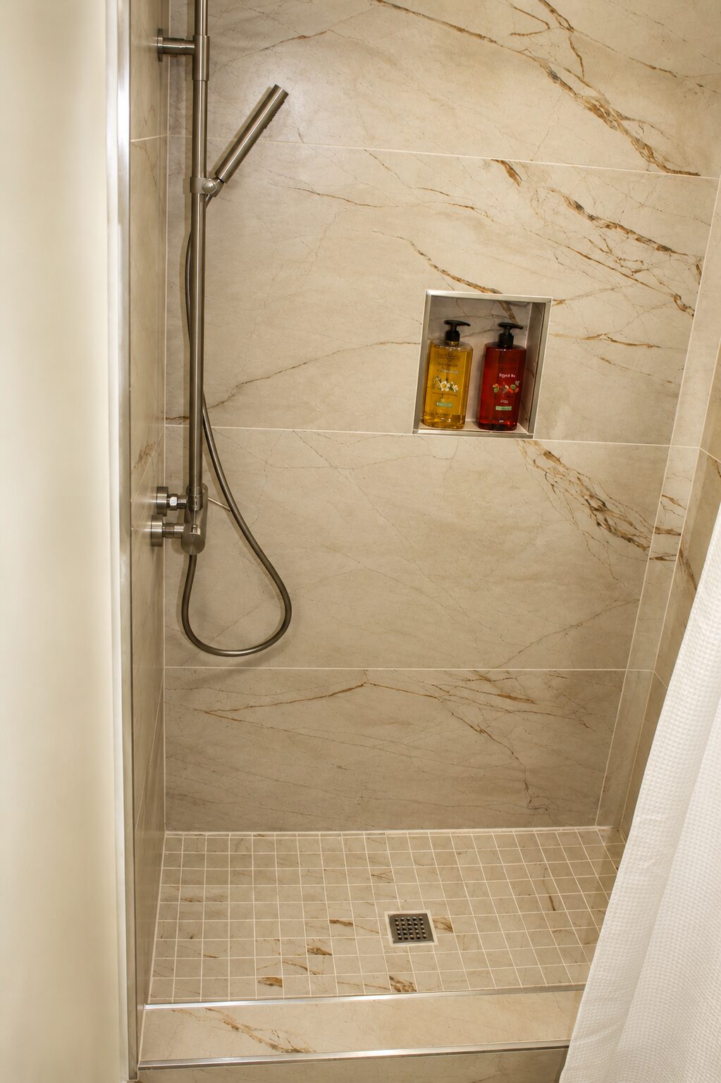 Boutique Hall Bath Shower